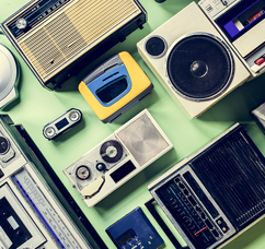 radio-audio-broadcast-channel-vintage-tuner-PEU93C8_resized.jpg